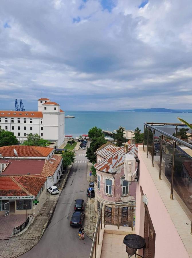 амира 3 * Balchik